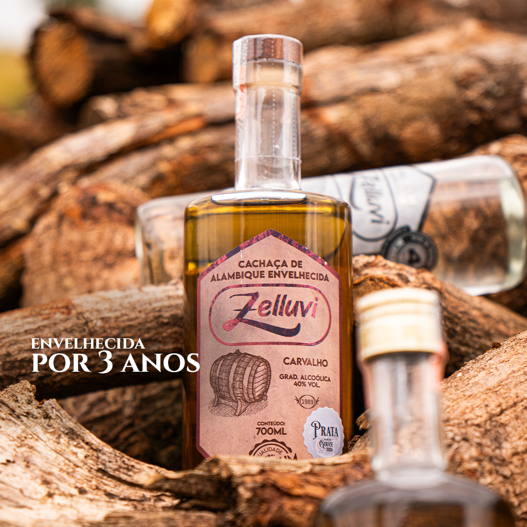 Cachaça de Alambique Envelhecida – Carvalho Premium