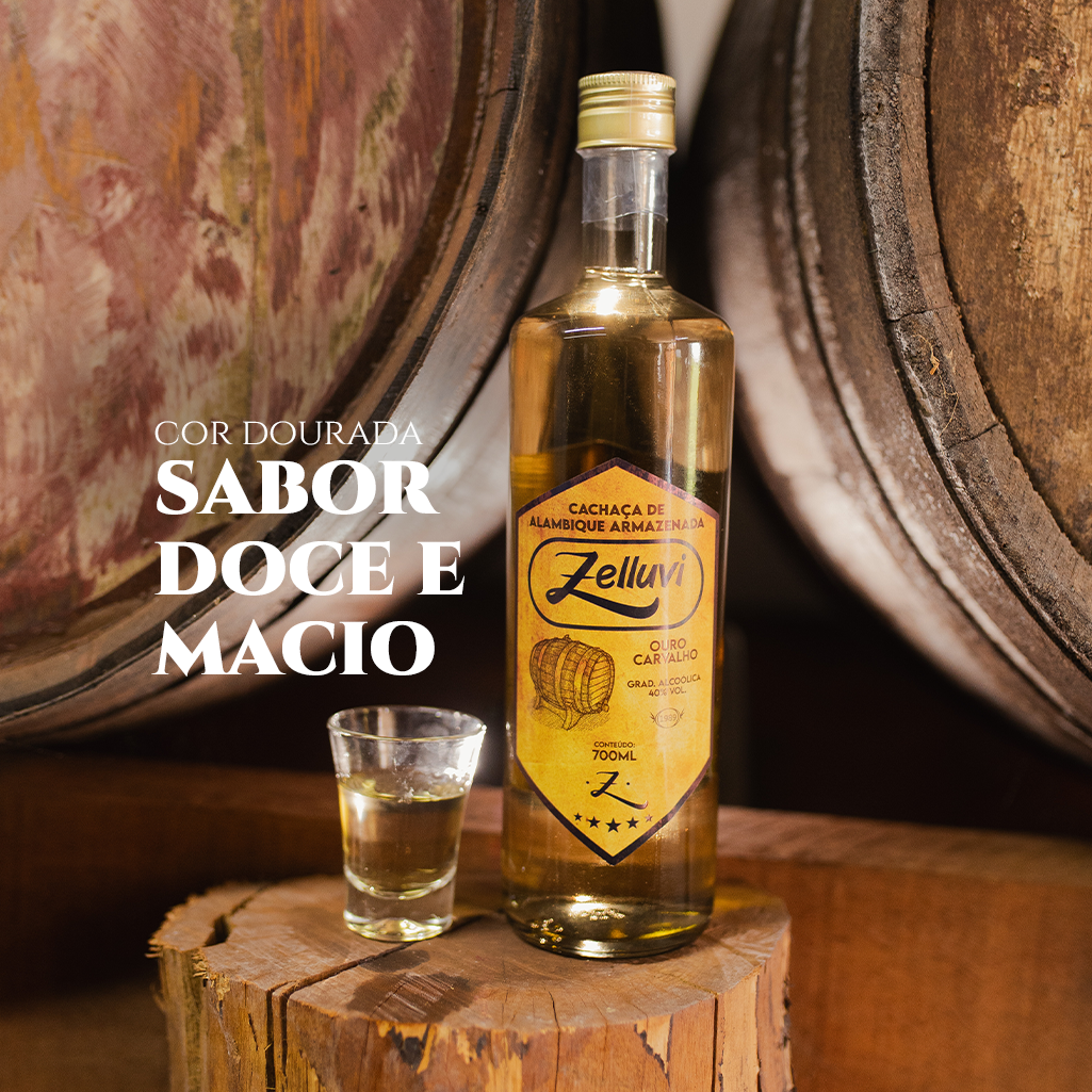 Cachaça de Alambique Armazenada -  Ouro Carvalho