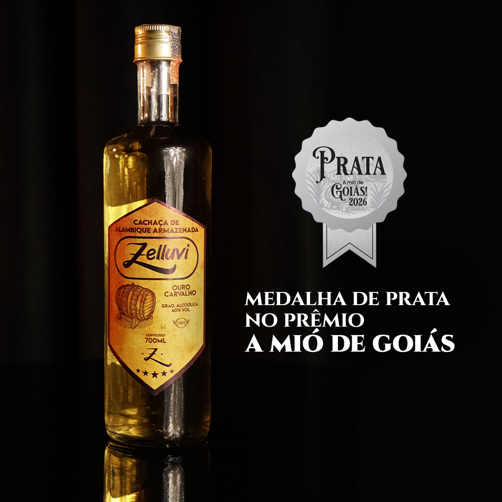Cachaça de Alambique Armazenada -  Ouro Carvalho